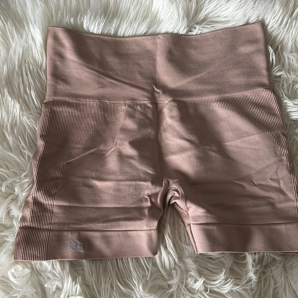 SET workout shorts